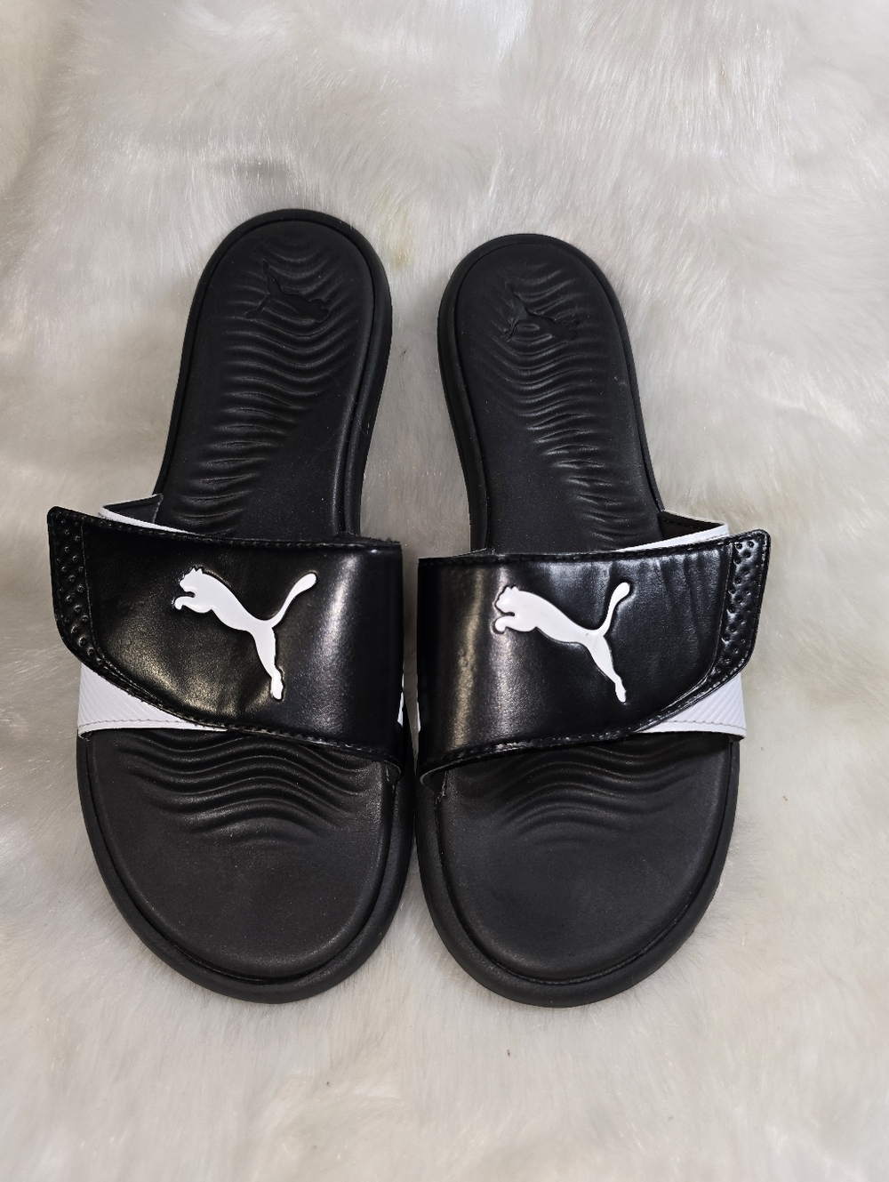 Women's Puma Surfcat Black & White Logo Slide Sandals - Picture 4 of 7
